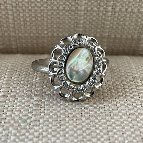 Jewelry - Women Ring Fashion Jewelry Silver Tone MOP Crystals Accent Ring Size 6-7